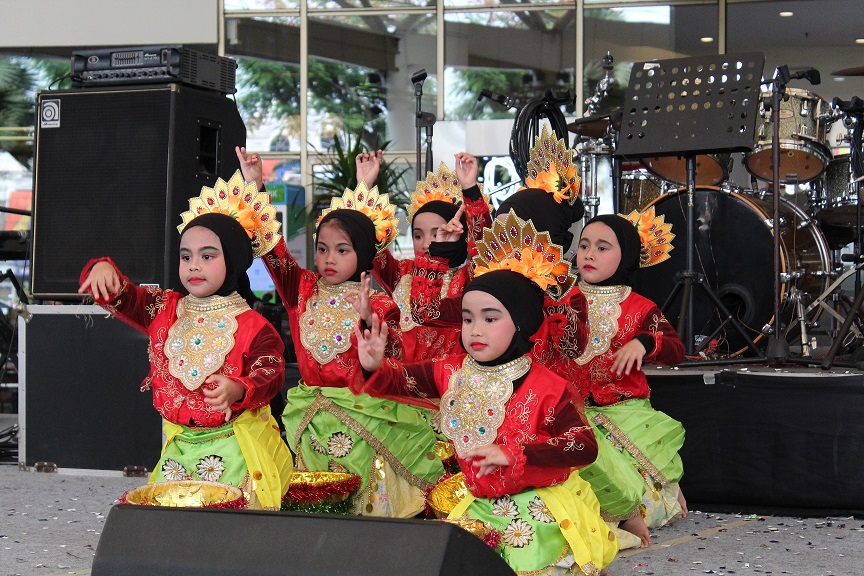 Al Azhar and Friends Performance at Summarecon Mall Serpong