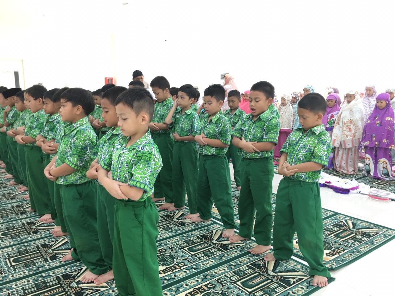 Shalat Dhuha Berjamaah SDIA 61